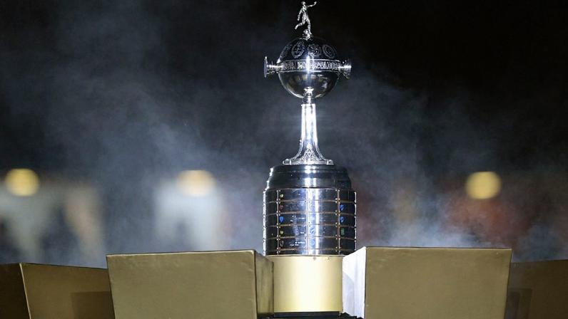 Técnico Roger durante jogo entre Sport e Athletic, pela Copa do Brasil