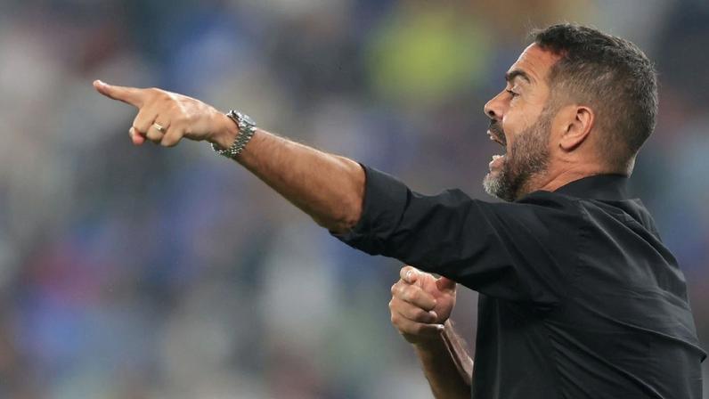 Cruzeiro reduz multa de Artur Jorge e fica perto de acerto com técnico