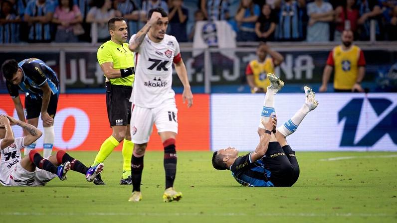 Grêmio, Vitória e Balbuena mandam apoio a Marlon após grave lesão