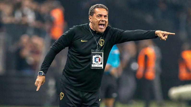 Vanderlei Luxemburgo é internado em UTI com infecção pulmonar