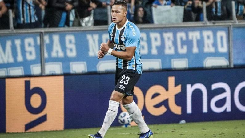 Marlon opera com sucesso e tem alta prevista após lesão em Grêmio x Vitória