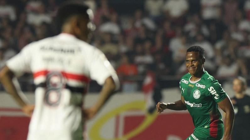 Palmeiras vence São Paulo com golaço de Arias e dispara no Brasileirão