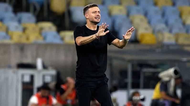 Botafogo demite técnico Martín Anselmi após vitória sobre o Bragantino
