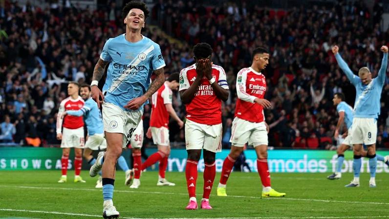 Manchester City vence Arsenal e conquista Copa da Liga Inglesa
