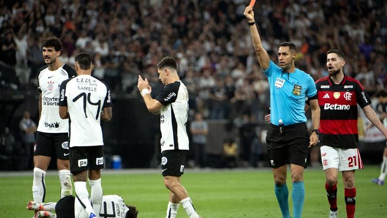 CBF divulga áudio do VAR sobre expulsão de E. Araújo, Corinthians x Flamengo