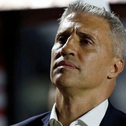 Botafogo inicia conversas com Crespo para vaga de Anselmi