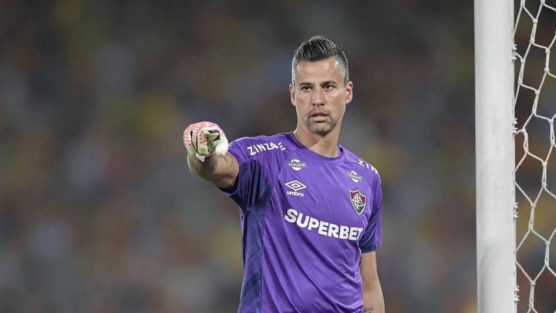 Diego Alves afirma que Fábio, do Fluminense, merecia ir à Copa do Mundo