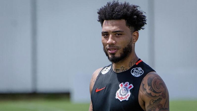 Kazim durante treino no Corinthians