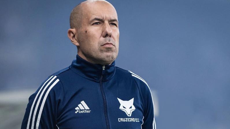 Leo Jardim é a bola da vez para assumir o Flamengo após saida de Filipe Luís! Relembre passagem do português pelo Cruzeiro (0:34)