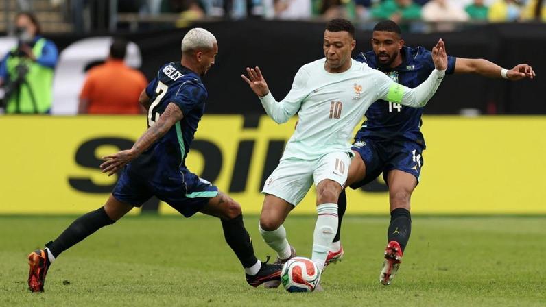 Mbappé: jogo contra o Brasil não foi final de Copa, ele afirma