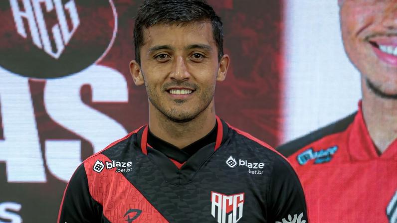 Kevin Ramírez em apresentação no Atlético-GO