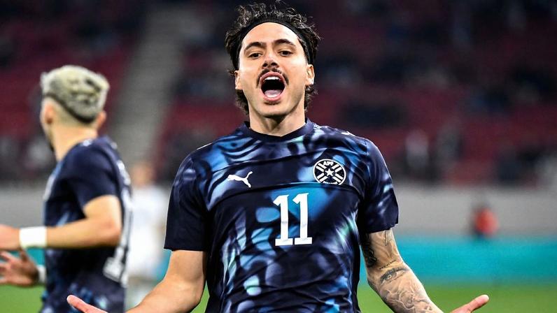 Técnico paraguaio fica impressionado com Mauricio após estreia e tranquiliza time