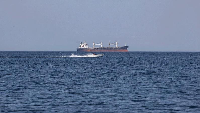 Aventura. Na Ásia, a disposição em embarcar no conflito é próxma de zero. Depois de ameaçar a Otan, o republicano disse não precisar da organização no Estreito de Ormuz – Imagem: Jung Yeon-Je/AFP e iStockphoto