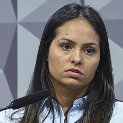 Secretária rebate relator na CPMI e promete falar sua verdade