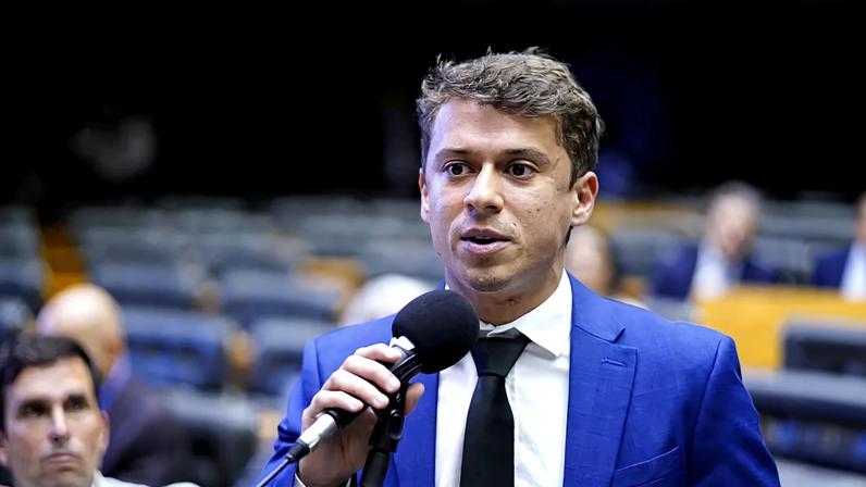 Internautas já projetam Nikolas Ferreira como 'futuro presidente' do Brasil