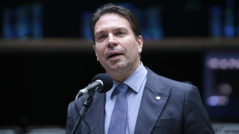 Moraes rejeita suspender processo contra Ramagem em trama golpista