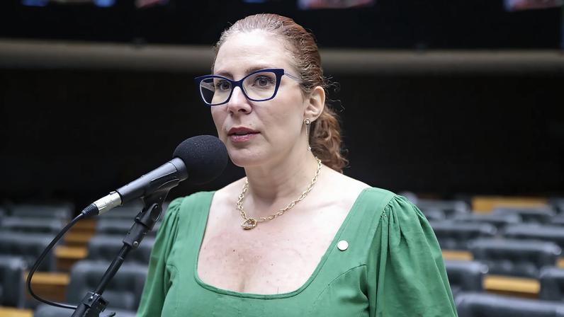 Marido levará à ex-deputada argumentos pela aceitação da sentença, incluindo possibilidade de estar perto da família. (Foto: Bruno Spada/Câmara dos Deputados)