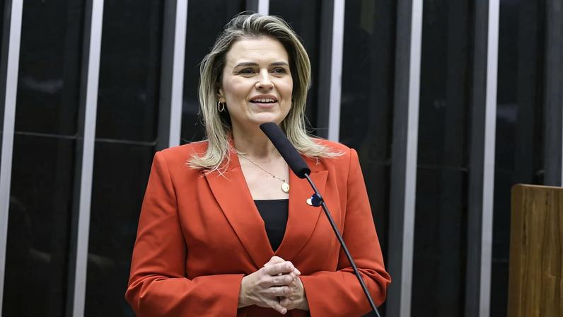 Marília Arraes se filia ao PDT para disputar Senado em Pernambuco