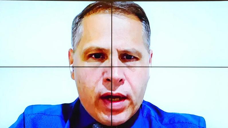 Tagliaferro em audiência com defensor público que não faz perguntas