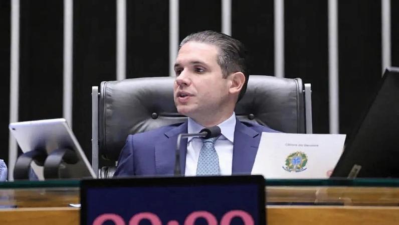 Motta acelera PL da resolução bancária, adia definição sobre CPI do Master