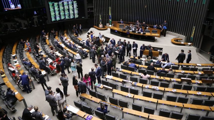 Discussão e votação de propostas legislativas durante a sessão da Câmara do dia 4 de fevereiro de 2026. Foto: Kayo Magalhães/Câmara dos Deputados