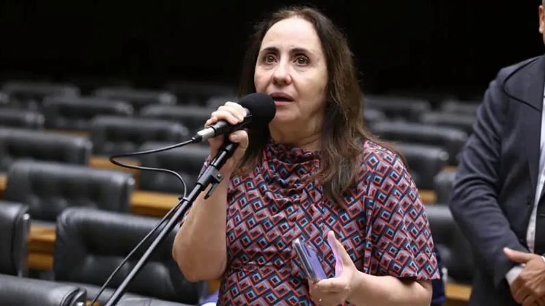 Adriana Ventura disputa vaga de ministra do TCU