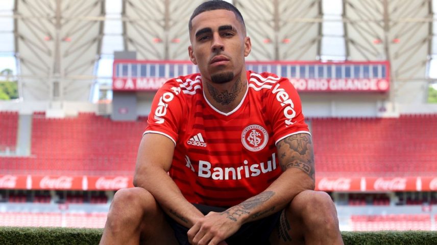 Volante Gabriel prepara ação judicial contra o Inter por promessas não cumpridas