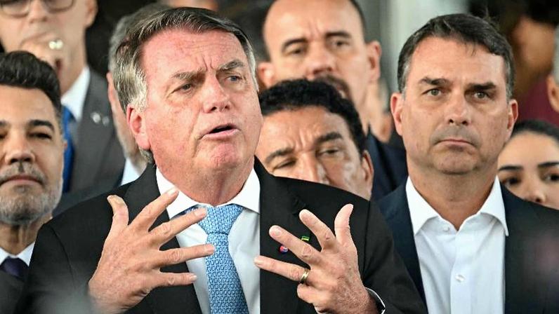 Jair e Flávio Bolsonaro