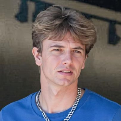 Caçula de Britney Spears é visto com namorada após detenção da cantora