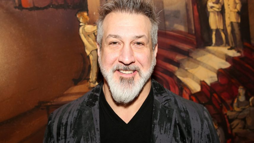 Fatone, Bass e Lachey discutem lado sombrio das boy bands em documentário especial