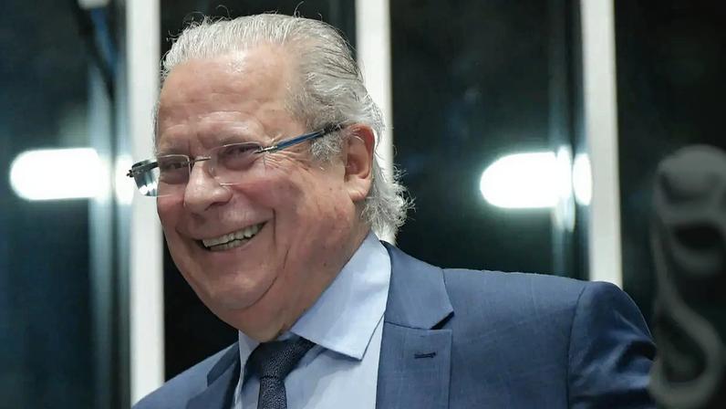 José Dirceu rejeita política moderada do PT do "Lulinha paz e amor" e diz que Flávio Bolsonaro é "golpista como o pai". (Foto: Edilson Rodrigues/Agência Senado)