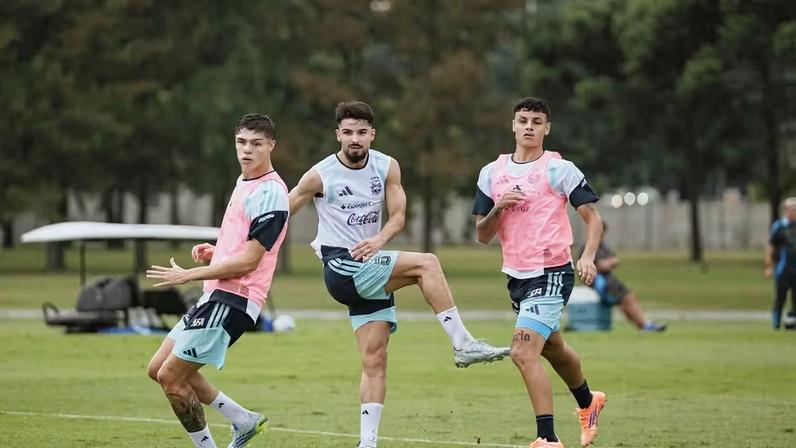 Flaco López marca em jogo-treino do Palmeiras contra Argentina Sub-20