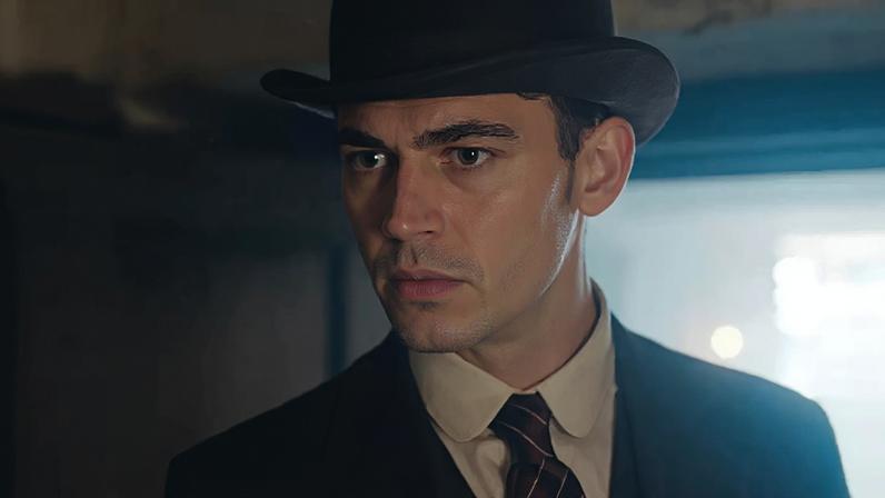 Hero Fiennes Tiffin em Jovem Sherlock