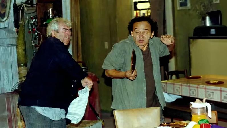 Ator que vendia bijuterias em feira volta à carreira com Juca de Oliveira