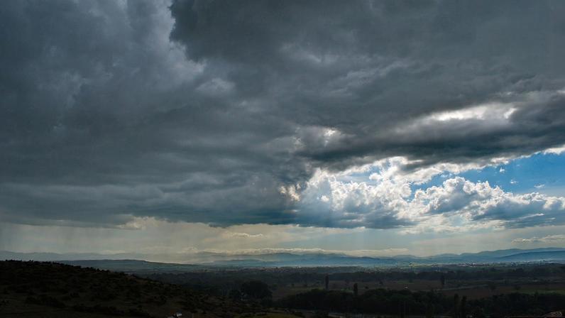 Última semana do verão será marcada por calor e pancadas de chuva em boa parte do país.