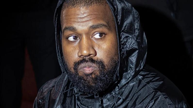 Kanye West luta para manter-se acordado em testemunho em Malibu