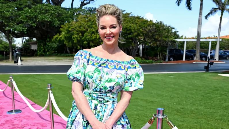 Katherine Heigl made a return to the red carpet on Sunday after not making a public appearance in two years.
