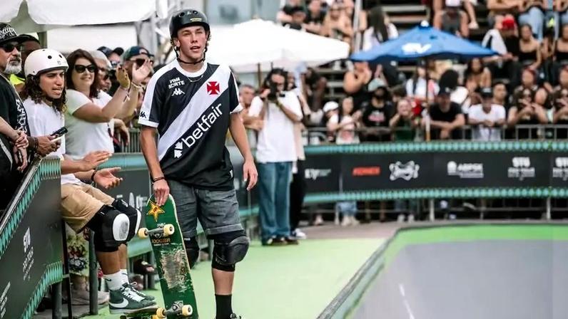 Keegan Palmer compete usando a camisa do Vasco no STU Rio