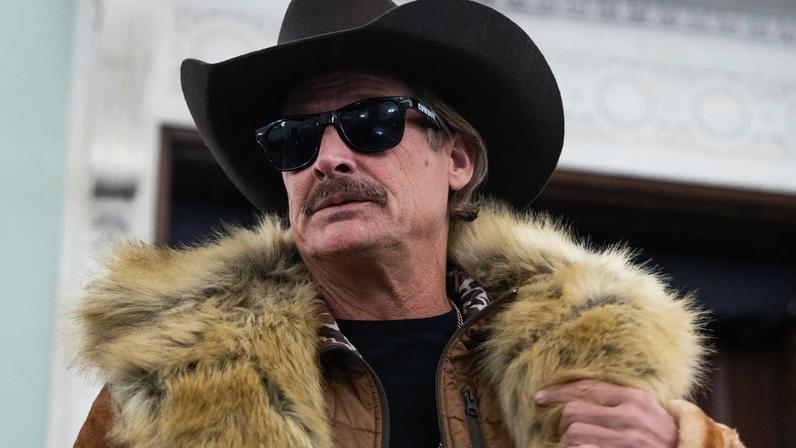 Exército dos EUA suspende tripulação de helicópteros de ataque perto de Kid Rock