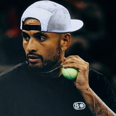 Kyrgios afirma que continua jogando para dar show aos fãs