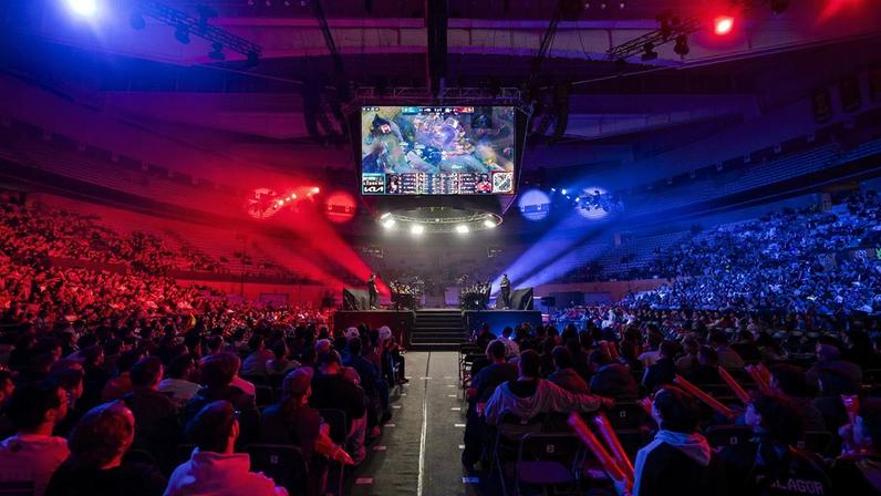 LEC Versus 2026: Final reuniu 15 mil pessoas em Barcelona e deu lucro à KOI