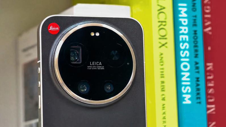 Xiaomi’s new Leica Leitzphone has new hardware tricks including continuous zoom and a LOFIC sensor.