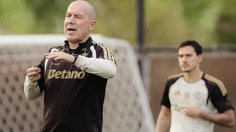 Leonardo Jardim já comandou seu primeiro treino no Flamengo