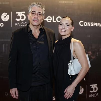 Letícia Colin e Michel Melamed posam em clima de romance no cinema do Rio