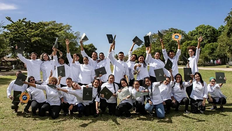 Formatura Capim Santo: ONG já certificou mais de 15 mil pessoas em vulnerabilidade