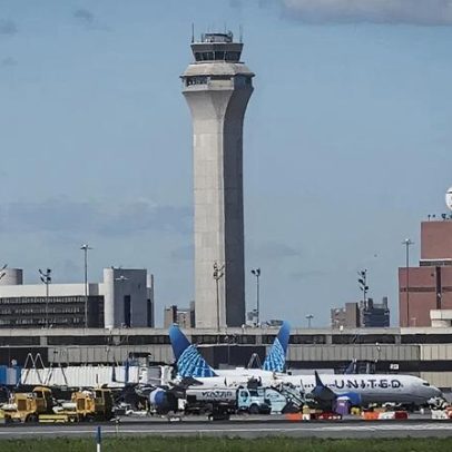 Aeroportos de NY têm mais de 100 voos atrasados após acidente em LaGuardia