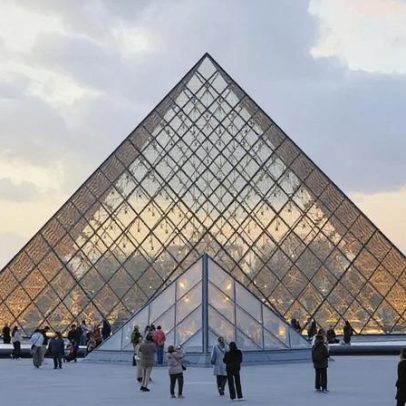 Brasileiros participam do Le Grand Dîner du Louvre, em Paris