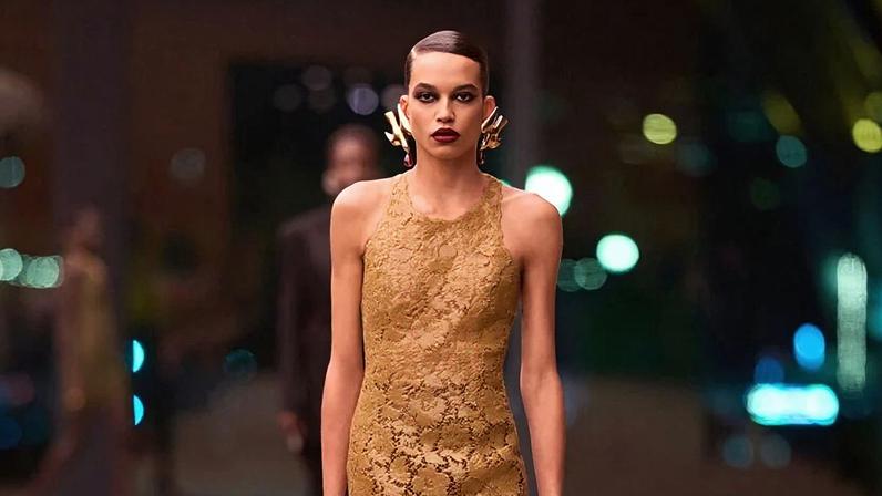 Desfile da coleção de inverno 2026 da Saint Laurent