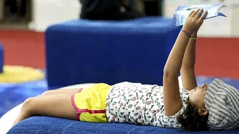 Mais do que apoiar a alfabetização, a literatura pode funcionar como um agente essencial para a formação do cérebro humano