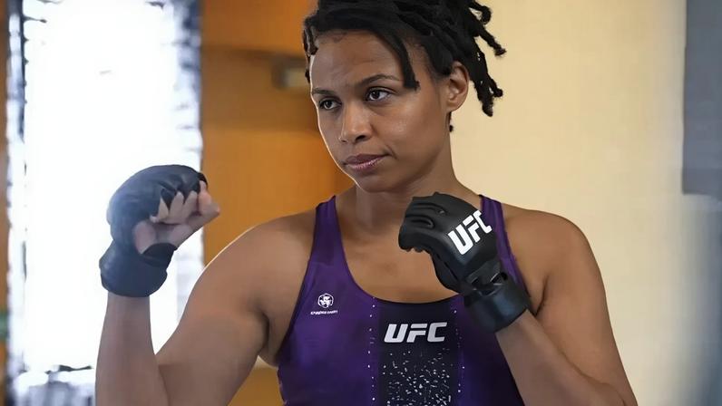 Luana "Dread" Carolina antes de UFC Londres (Foto: Reprodução/UFC)